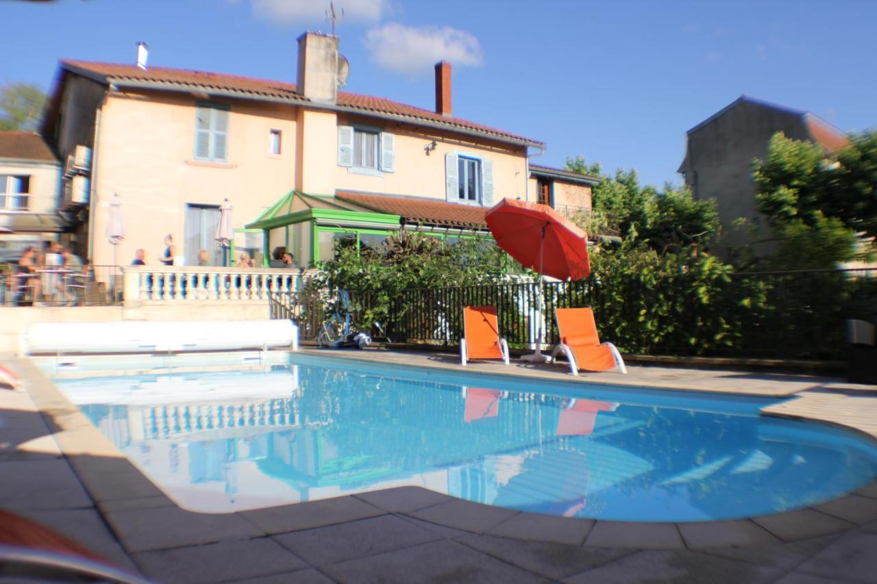 Logis Hotel Restaurant & Pizzeria Vuillot Кюизо Экстерьер фото