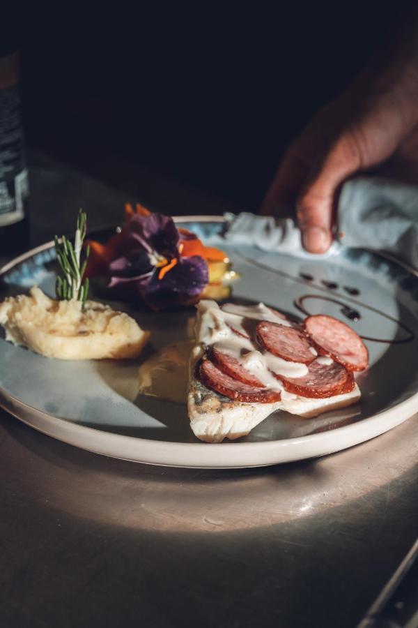 Logis Hotel Restaurant & Pizzeria Vuillot Кюизо Экстерьер фото