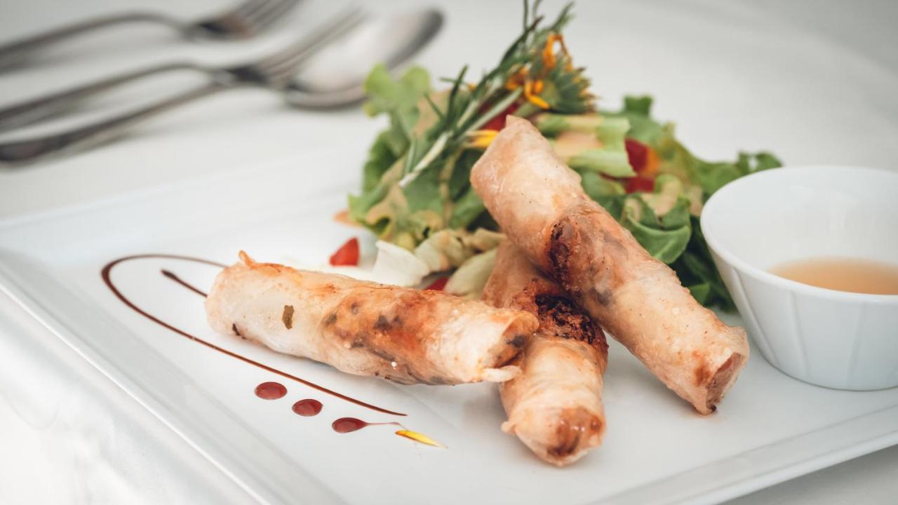 Logis Hotel Restaurant & Pizzeria Vuillot Кюизо Экстерьер фото